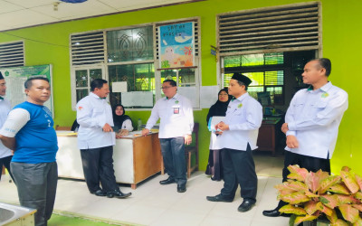 Kepala Kantor Kementrian Agama Kota Sawahlunto Pantau Langsung Proses Ujian Sumatif Akhir Tahun (Semester Genap) TP 2024/2025 Di MAN Kota Sawahlunto